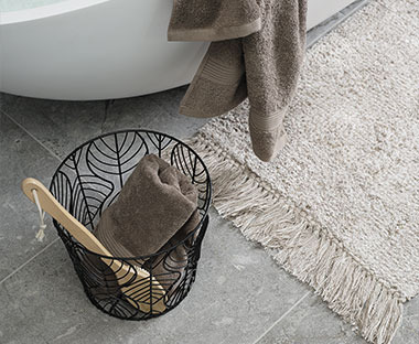 Cotton and polyester beige bath mat