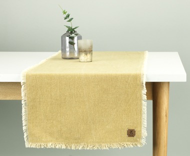 Cotton table runner in yellow