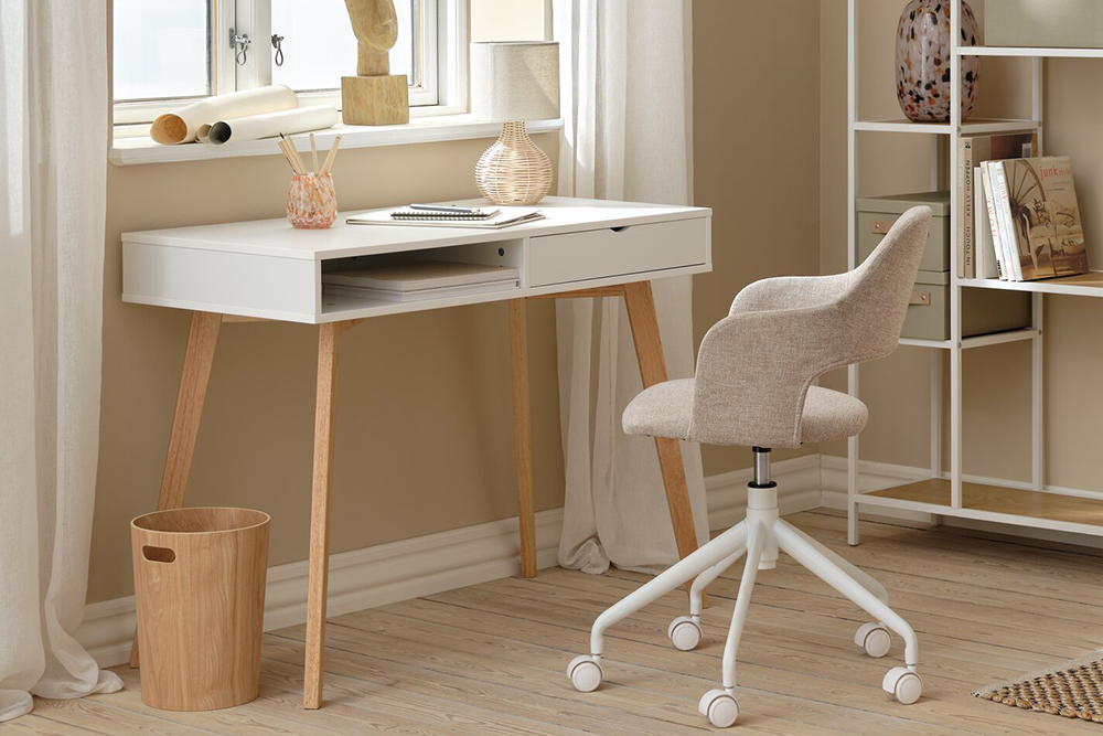 Desks | Save up to 60%