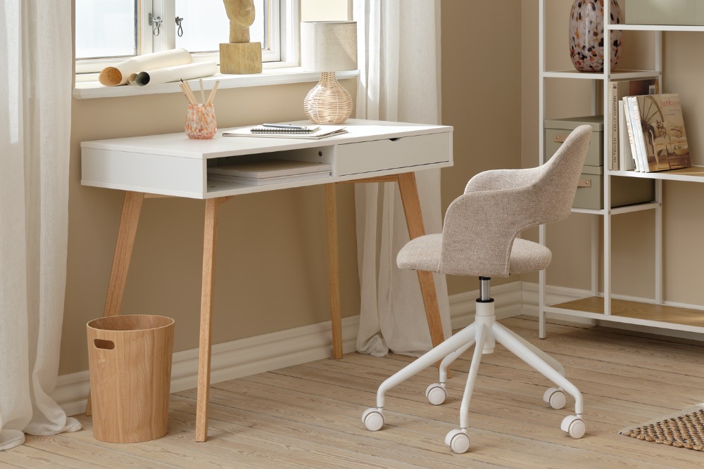 Desks | Save up to 50%