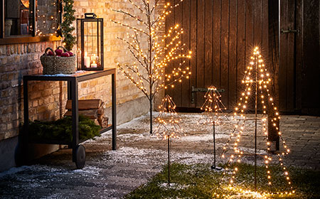 Create magic with winter party lights 