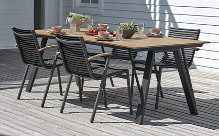 Guide: How to choose the right garden table