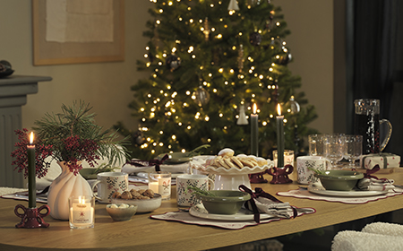 Cosy Christmas table ideas 