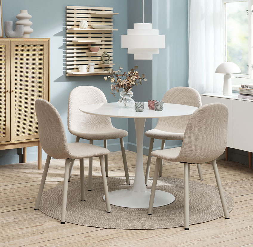 EJSTRUP dining chair in beige Light beige dining chairs and round dining table in white