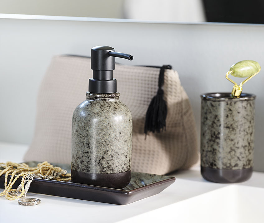 GESUNDA soap dispenser, toothbrush holder and tray and GUBBO toilet bag Bathroom set with tray, soap dispenser and toothbrush holder and toilet bag