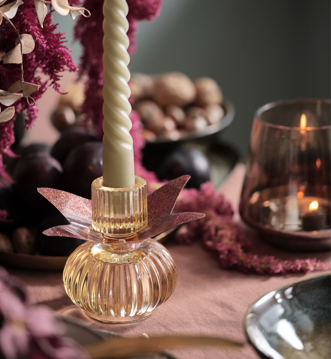 FRODE candlestick Glass candle stick holders and beige candle on Christmas dinner tablescape
