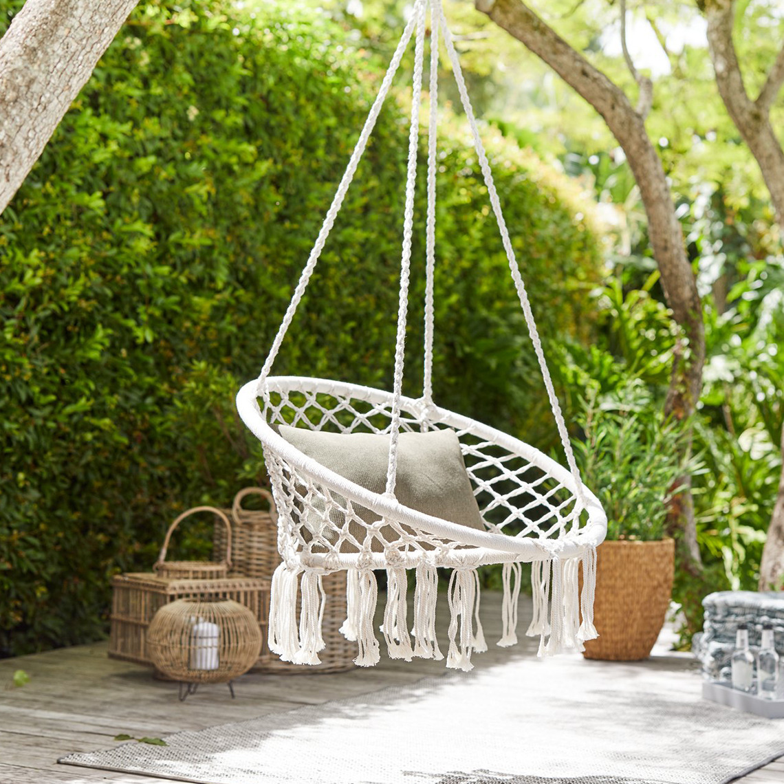 White hanging chair 