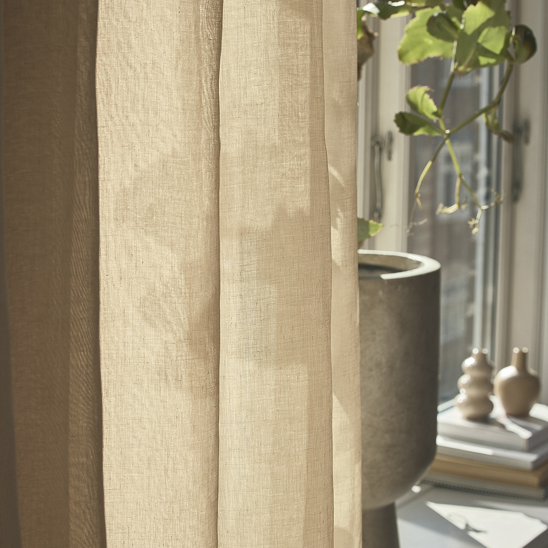 GOLTA curtain
