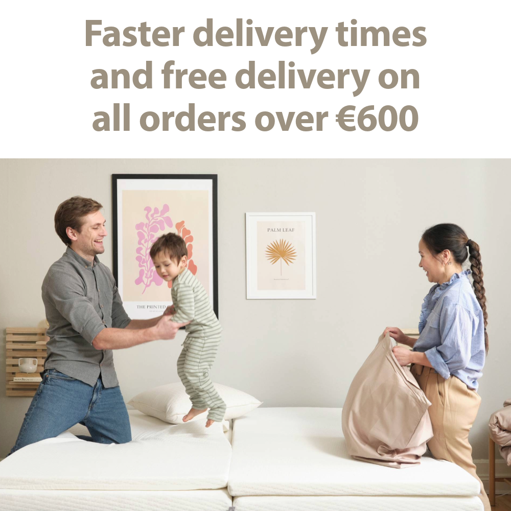 Free Delivery €600 family on bed