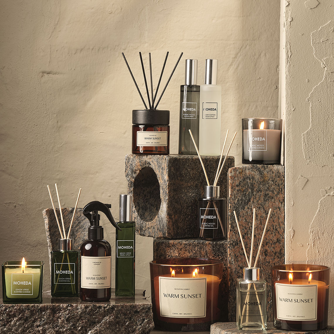 Scented candles, room sprays and reed diffusers 