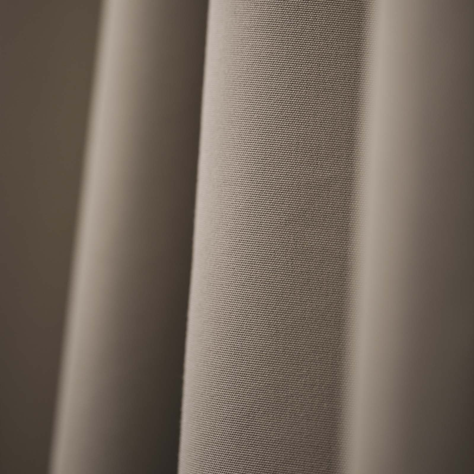 STADSHOLMEN blackout curtain in beige Close-up of stylish, beige-coloured blackout curtain