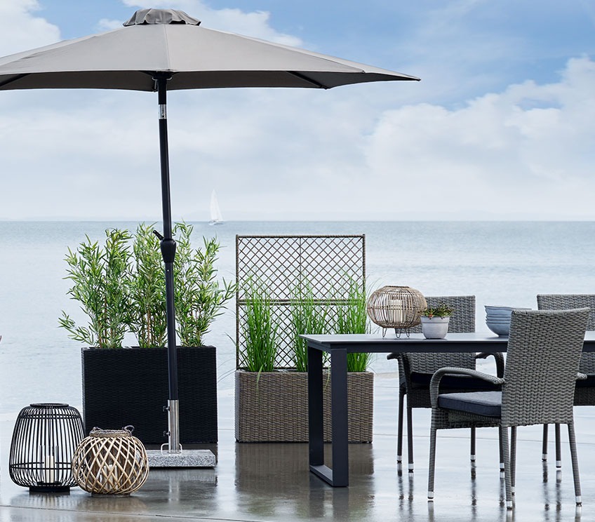 Sunburn On Your Patio Or Balcony, What Size Umbrella Do I Need For My Patio Table Uk