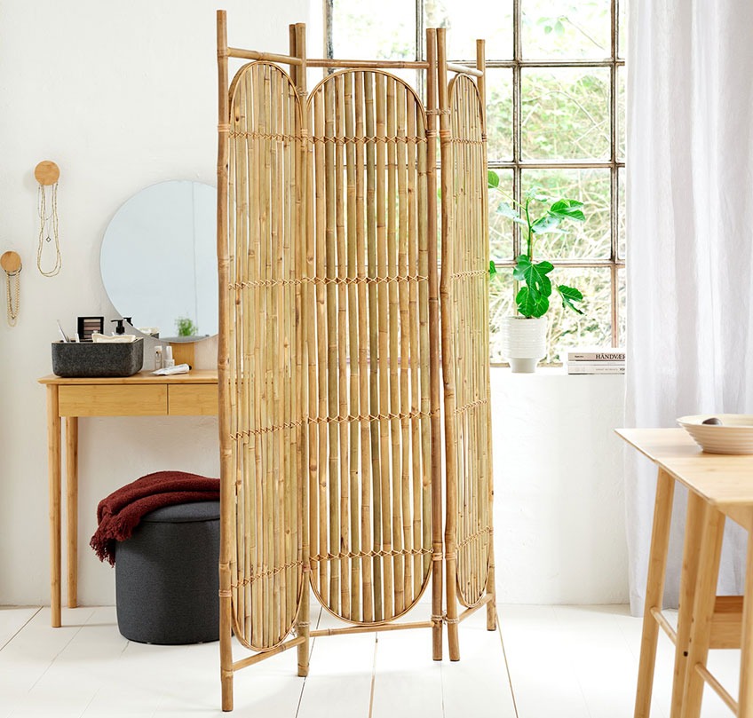 LANGEBJERG dressing screen Bamboo dressing screen serves as a room divider between a dining section and a sleeping section