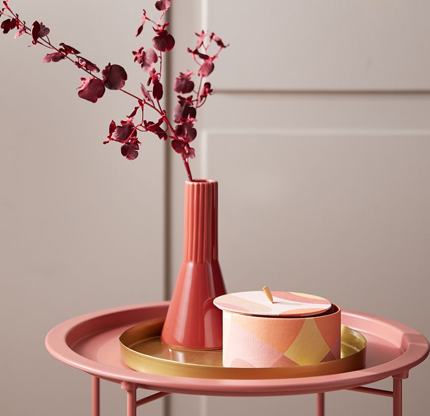 EGMUND vase and OLA round storage box with FRITS decorative tray Red vase and round storage box on a brass coloured decorative tray