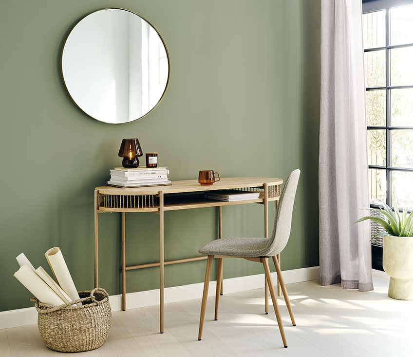 MARSTAL mirror above EGELEV desk Round mirror above a desk