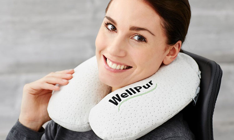 Sleeping well with a specialist neck pillow from JYSK
